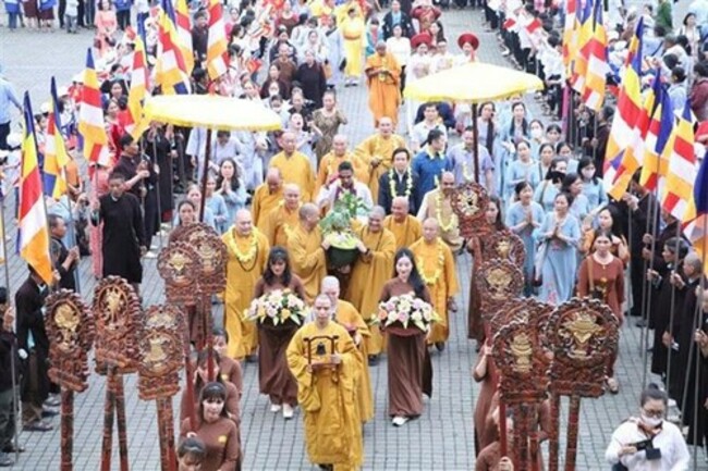 Sapling from world's longest-living Bodhi tree planted in Bai Dinh pagoda