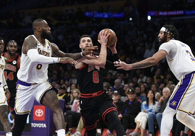 NBA: Lakers fall to Bulls in LeBron James' return