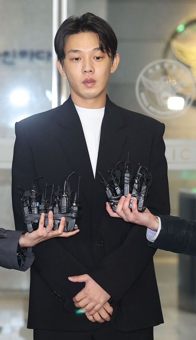 Actor Yoo Ah-in apologizes to fans after 12-hour questioning by police