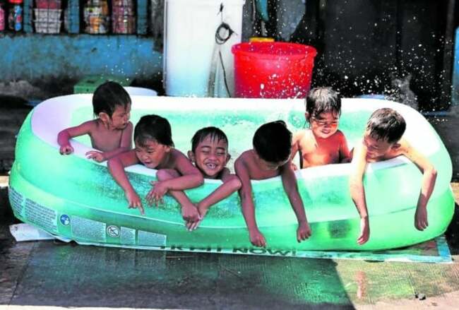 DepEd urged to adjust class schedules to avoid day's hottest hours