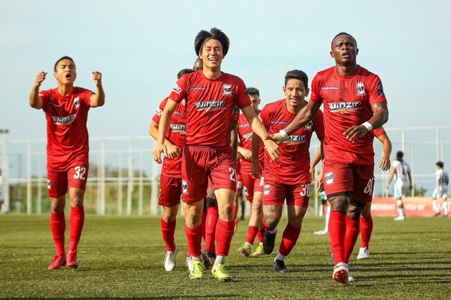 Cebu trims Kaya lead in PFL title race