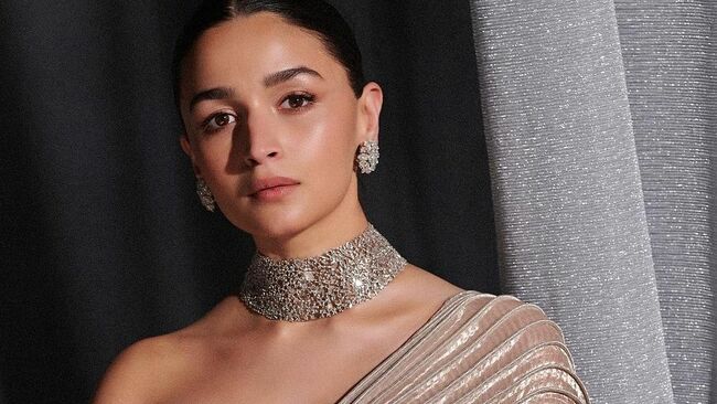 Alia Bhatt shines bright at Ambanis' NMAAC event in Mumbai