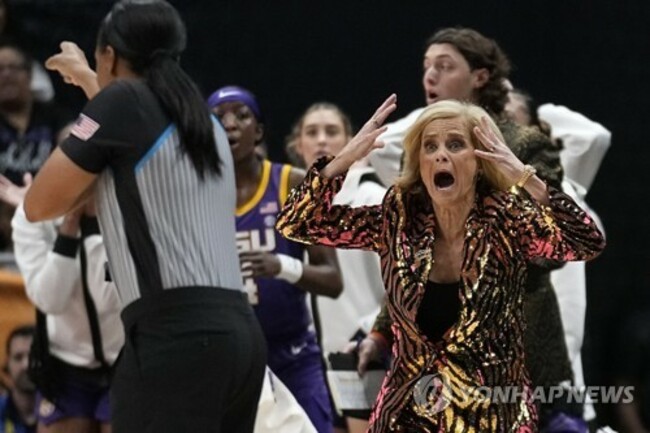 APTOPIX NCAA LSU Iowa Basketball