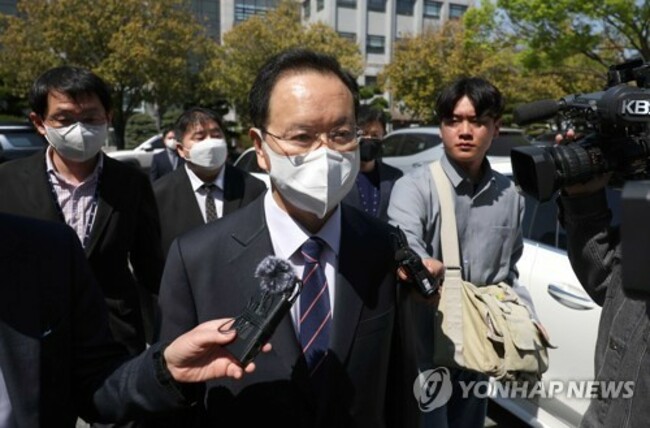 lawmaker-arrest warrant
