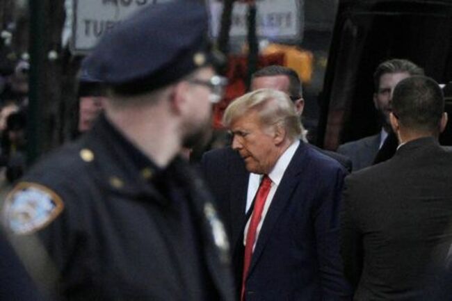Indicted Trump arrives in New York for his day in court