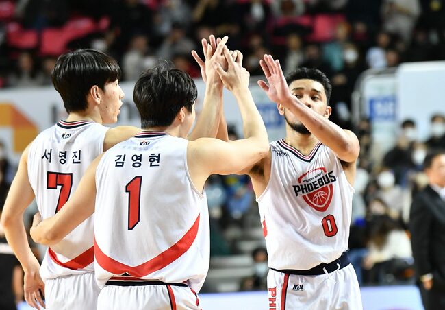 KBL: RJ Abarrientos, Ulsan inch closer to semis duel vs Rhenz Abando, Anyang