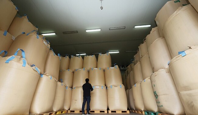 Korea's Yoon vetoes legislation for government to buy surplus rice from farmers