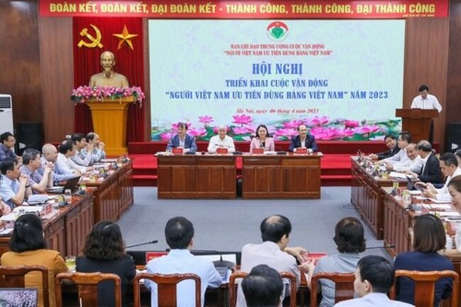 'Vietnamese people prioritize Vietnamese goods' campaign promoted