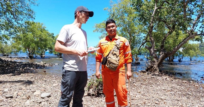 French mission assists Mindoro oil spill response