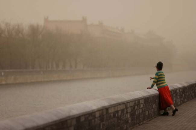 Sandstorms, dangerous pollution return to Beijing