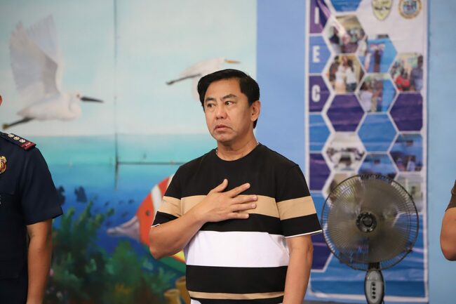 Lapu distributes livelihood assistance to drug surrenderers