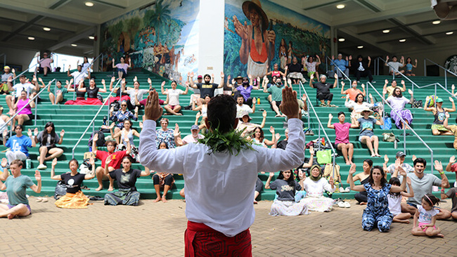 Free hula, chant workshop connects community to Hawaiian culture