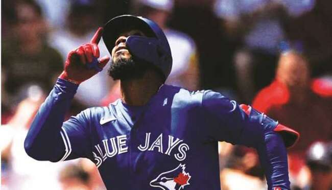 Blue Jays belt eight HRs in rout of Red Sox