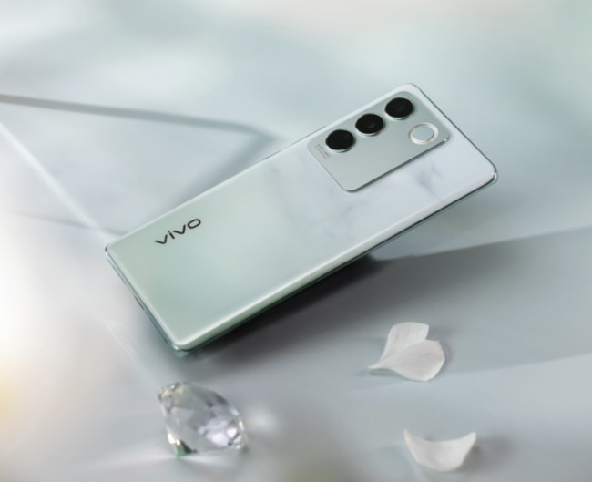 It's Summer time: vivo PH lists down Summer must-haves for your upcoming trip