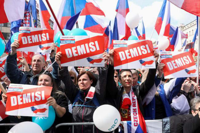 Thousands of Czechs turn out for anti-government protest