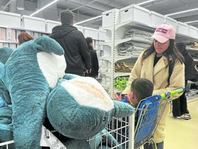 Ikea lookalike opens in Moscow to mixed reactions