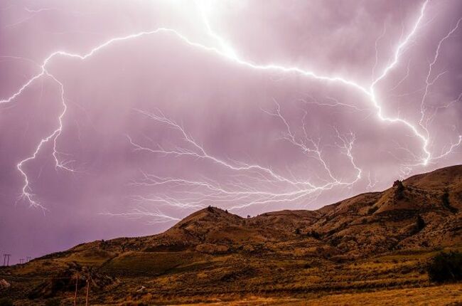 QuickCheck: Do earthquakes cause lightning?