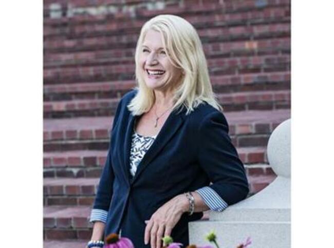 Part 11: Close Up Radio Welcomes Back Business Coach Christine Rose