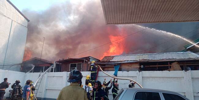 Hour-long Mambaling fire leaves over 200 homeless, 1 injured
