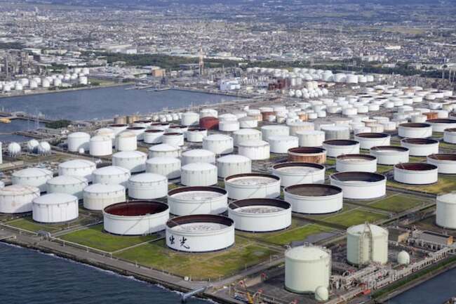 Oil prices fall as strengthening dollar prompts weak demand concern