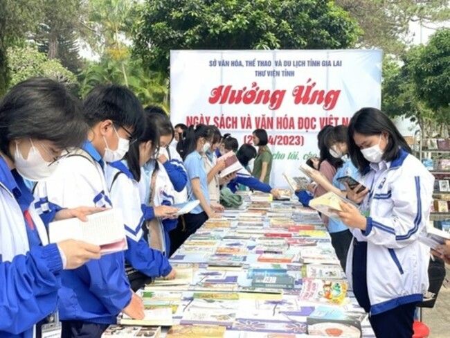Vietnam Book Day promotes reading culture