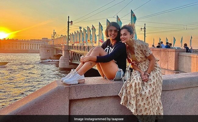 "And That's It": Taapsee Pannu Wraps Her Russia Vacation With This Pic