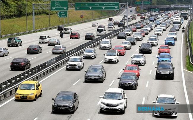 TRAFFIC FLOW ON MAJOR HIGHWAYS REPORTED SLOW DUE TO INCREASE IN NUMBER OF VEHICLES