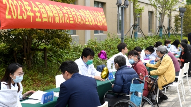 Cancer patients need more direction and support