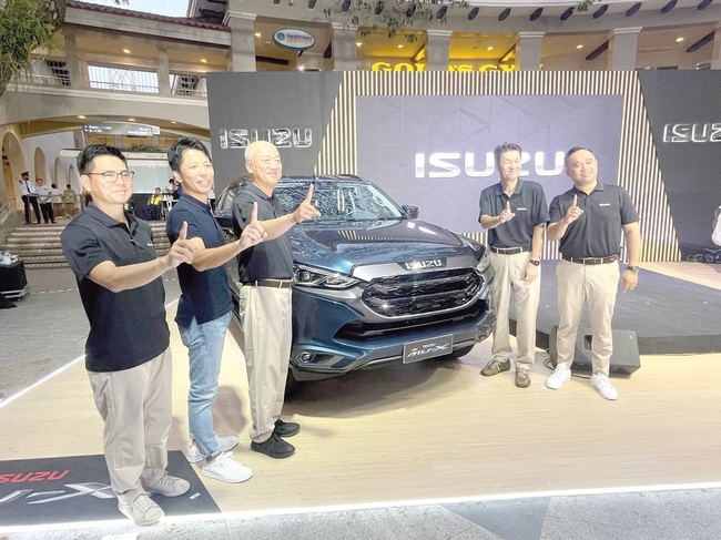 New models of Isuzu D-MAX and mu-X take center stage in Alabang