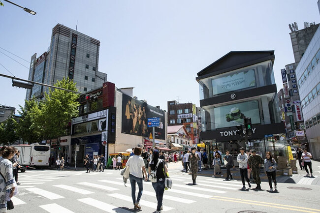 To follow Korean trends, hit the streets of Hongdae
