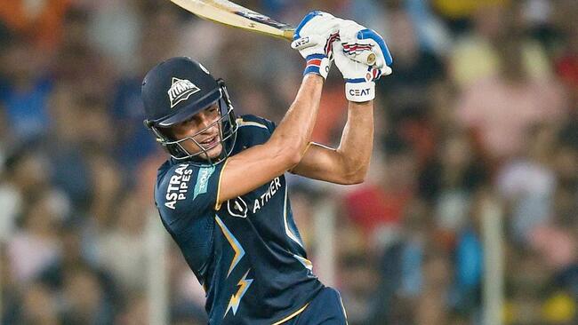 Gujarat's Gill goes for the kill against Mumbai