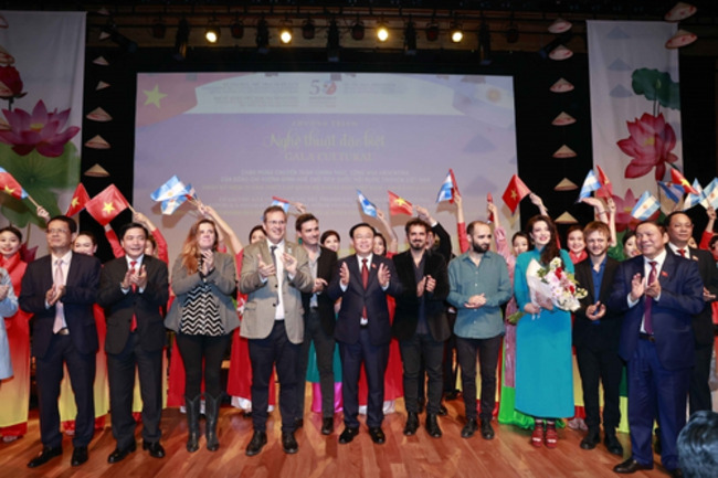 Special art programs mark 50 years of Vietnam-Argentina diplomatic ties