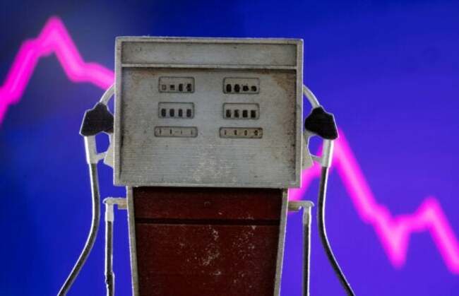 Oil prices rebound after recession fear, Russia exports fueled earlier losses