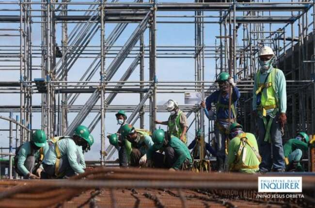 Gov't, firms ink deals for North-South Commuter Railway projects