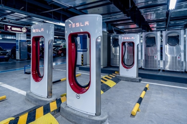 Tesla Opens Some of Its China Charging Stations to Competing EV Models