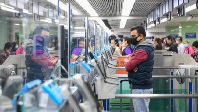 China's ports to handle 1.2m entries, exits daily during May Day holiday