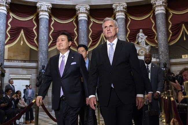 [PHOTOS] Yoon receives standing ovation at US Congress
