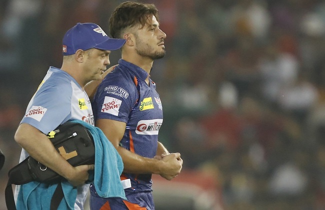 Stoinis' star turn soured by injury in record IPL run-fest