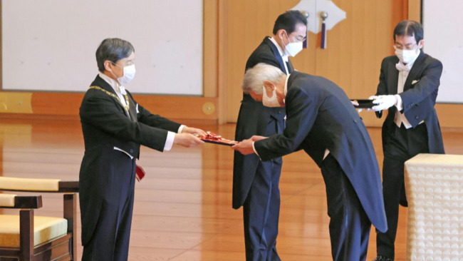 U.S. COVID adviser Fauci among Japan's spring decorations recipients
