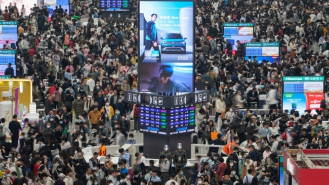 China set for railway-trips record on May Day holiday