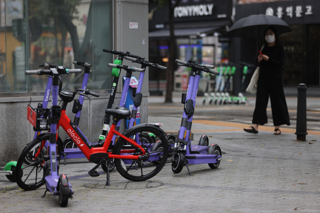 Seoul to start towing illegally parked e-scooters Thursday
