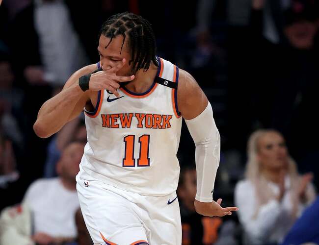 NBA: Knicks race past Heat in 4th quarter, level series 1-1