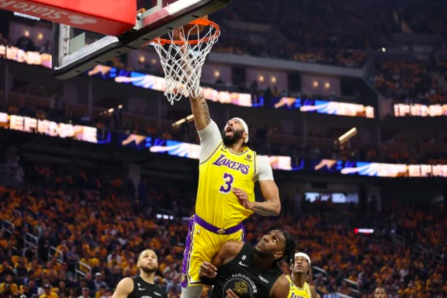 NBA: Anthony Davis, Lakers top Warriors in Game 1