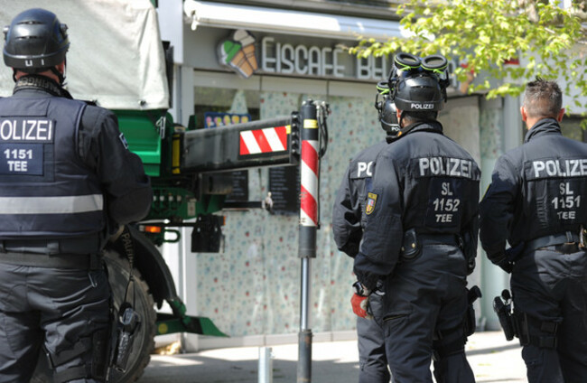 More than 130 people arrested as part of international investigation on Calabrese mafia