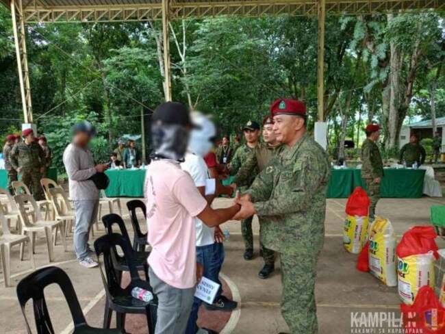 6 Moro gunmen yield to Army in Maguindanao del Norte