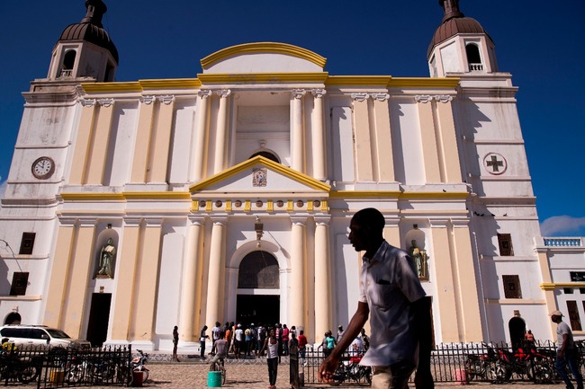 Haiti celebrates mass in honor of Moise amid protests