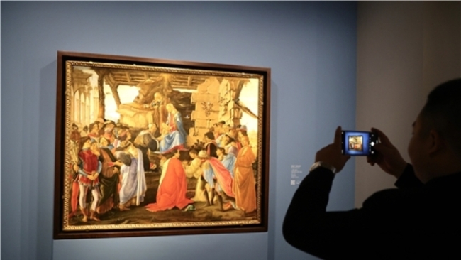 Italian Renaissance art lights up Shanghai Bund
