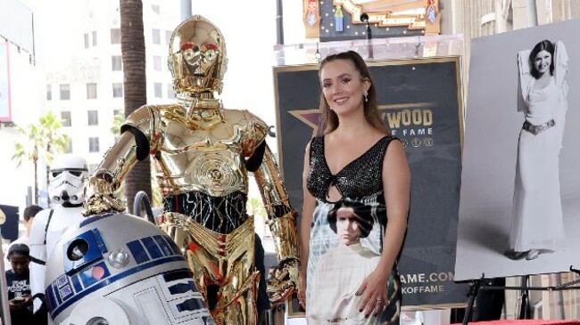 Billie Lourd honors mom Carrie Fisher at Hollywood Walk of Fame ceremony