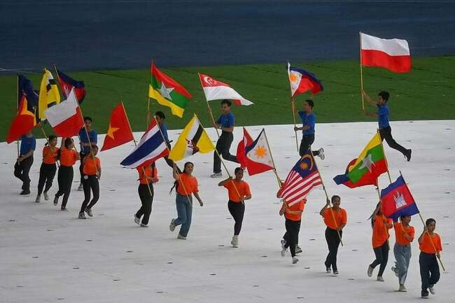 SEA Games Organizer apologizes after flag gaffe at opening ceremony