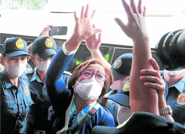 Muntinlupa court defers bail ruling on de Lima's case